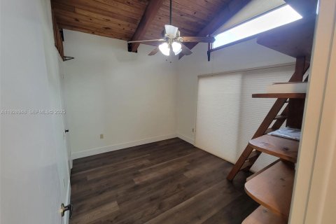 Townhouse in Miami, Florida 2 bedrooms, 100.33 sq.m. № 1987875 - photo 15