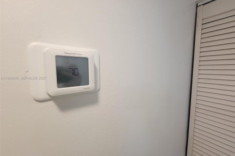 Townhouse in Miami, Florida 2 bedrooms, 100.33 sq.m. № 1987875 - photo 18