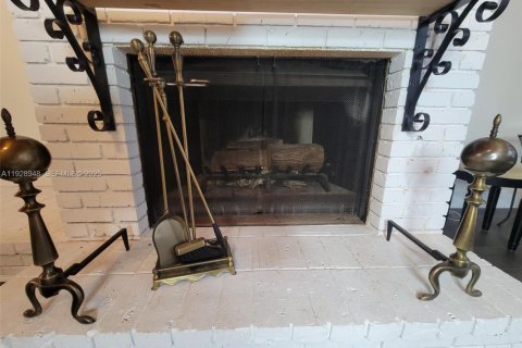 Townhouse in Miami, Florida 2 bedrooms, 100.33 sq.m. № 1987875 - photo 27