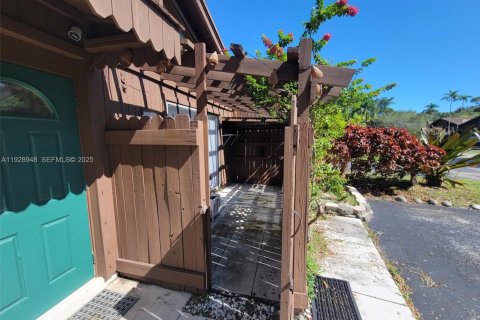 Townhouse in Miami, Florida 2 bedrooms, 100.33 sq.m. № 1987875 - photo 4