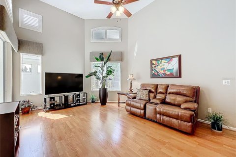 House in Apopka, Florida 2 bedrooms, 183.02 sq.m. № 2165952 - photo 13