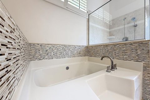 House in Apopka, Florida 2 bedrooms, 183.02 sq.m. № 2165952 - photo 24
