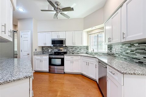 House in Apopka, Florida 2 bedrooms, 183.02 sq.m. № 2165952 - photo 9