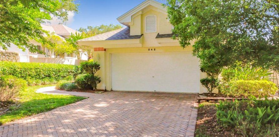 House in Apopka, Florida 2 bedrooms, 183.02 sq.m. № 2165952