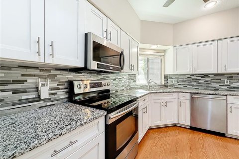 House in Apopka, Florida 2 bedrooms, 183.02 sq.m. № 2165952 - photo 7
