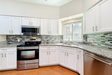 House in Apopka, Florida 2 bedrooms, 183.02 sq.m. № 2165952 - photo 8