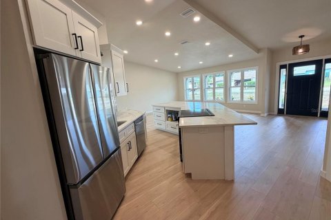 House in Bradenton, Florida 3 bedrooms, 132.29 sq.m. № 2349599 - photo 8