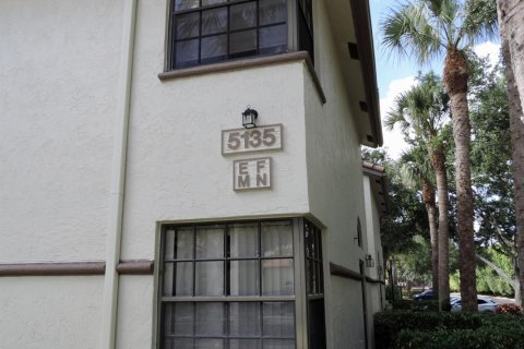 Propiedad comercial en alquiler en Boynton Beach, Florida, 3 dormitorios, 138.89 m2 № 1142605 - foto 1