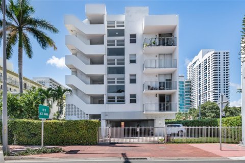 Condominio en venta en Miami Beach, Florida, 1 dormitorio, 72.93 m2 № 1953550 - foto 3