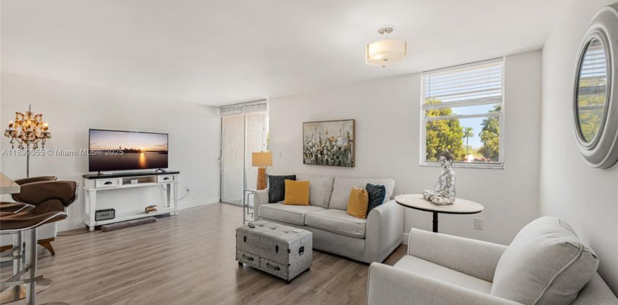 Condominio en Miami Beach, Florida, 1 dormitorio  № 1953550