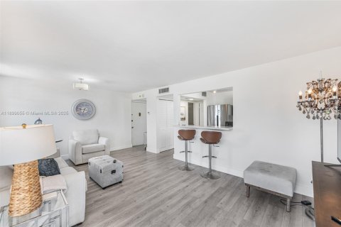 Condominio en venta en Miami Beach, Florida, 1 dormitorio, 72.93 m2 № 1953550 - foto 8