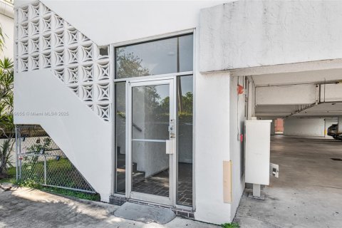Condominio en venta en Miami Beach, Florida, 1 dormitorio, 72.93 m2 № 1953550 - foto 17