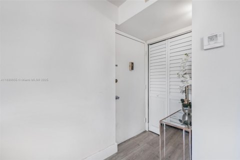 Condominio en venta en Miami Beach, Florida, 1 dormitorio, 72.93 m2 № 1953550 - foto 5
