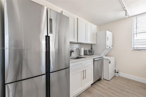 Condominio en venta en Miami Beach, Florida, 1 dormitorio, 72.93 m2 № 1953550 - foto 10