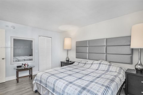 Condominio en venta en Miami Beach, Florida, 1 dormitorio, 72.93 m2 № 1953550 - foto 14