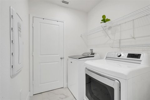 Villa ou maison à vendre à Minneola, Floride: 5 chambres, 298.31 m2 № 2396074 - photo 15
