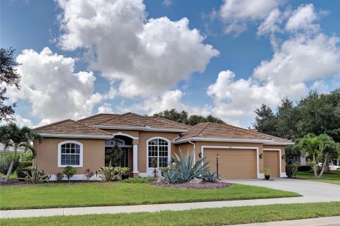 House in Venice, Florida 4 bedrooms, 239.78 sq.m. № 2121416