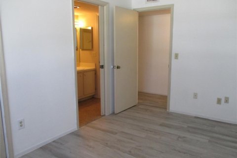 Copropriété à louer à Boca Raton, Floride: 2 chambres, 113.15 m2 № 2087806 - photo 11