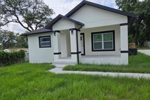 Villa ou maison à Tampa, Floride 4 chambres, 156.35 m2 № 2402895