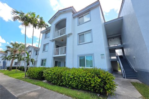 Condominio en venta en Davie, Florida, 2 dormitorios, 104.42 m2 № 1937067 - foto 1