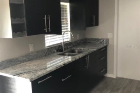 Villa ou maison à vendre à Orlando, Floride: 3 chambres, 85.93 m2 № 2203830 - photo 4