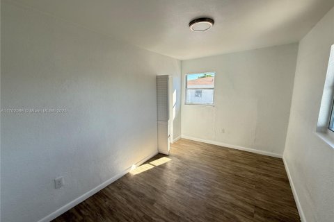 Купить коммерческую недвижимость в Майами, Флорида 255.67м2, № 2054437 - фото 13