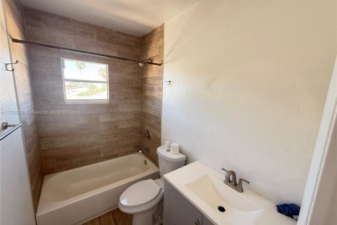 Купить коммерческую недвижимость в Майами, Флорида 255.67м2, № 2054437 - фото 9