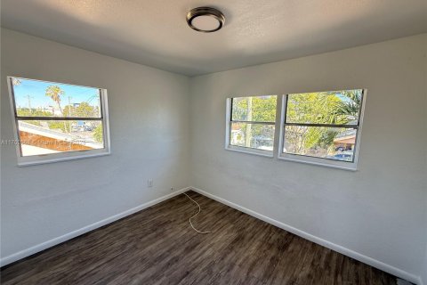 Купить коммерческую недвижимость в Майами, Флорида 255.67м2, № 2054437 - фото 10