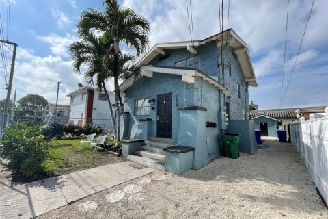 Купить коммерческую недвижимость в Майами, Флорида 255.67м2, № 2054437 - фото 3