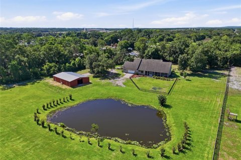Villa ou maison à vendre à Astatula, Floride: 4 chambres, 319.21 m2 № 2236091 - photo 5