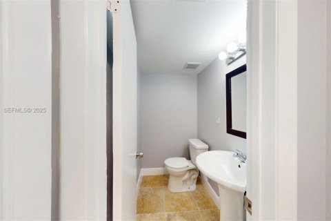 Снять в аренду таунхаус в Купер-Сити, Флорида 3 спальни, 138.24м2, № 1988609 - фото 13