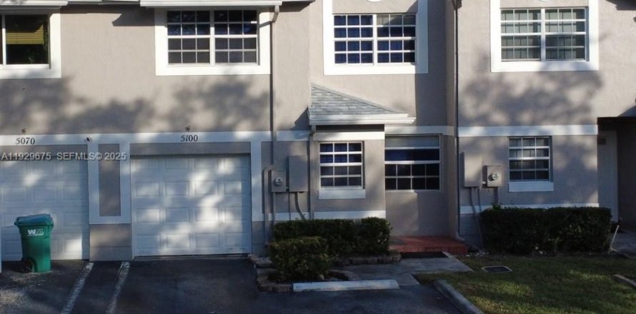 Таунхаус в Купер-Сити, Флорида 3 спальни, 138.24м2 № 1988609