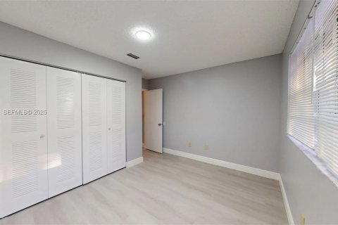 Снять в аренду таунхаус в Купер-Сити, Флорида 3 спальни, 138.24м2, № 1988609 - фото 8