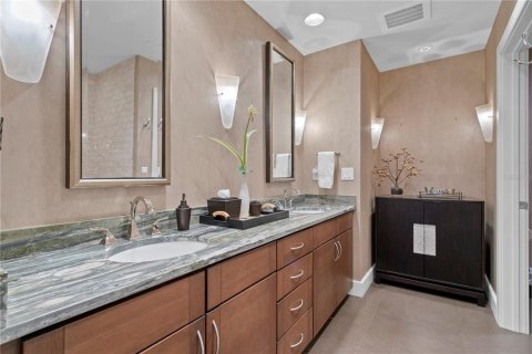 Copropriété à vendre à Tampa, Floride: 2 chambres, 307.79 m2 № 1565186 - photo 27