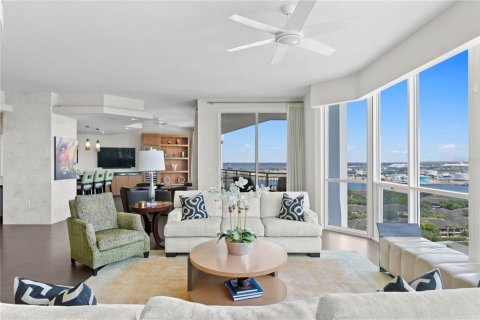 Copropriété à vendre à Tampa, Floride: 2 chambres, 307.79 m2 № 1565186 - photo 8