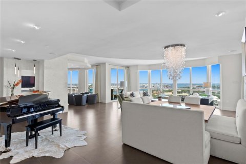 Copropriété à vendre à Tampa, Floride: 2 chambres, 307.79 m2 № 1565186 - photo 3