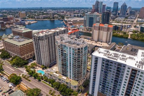 Copropriété à vendre à Tampa, Floride: 2 chambres, 307.79 m2 № 1565186 - photo 2