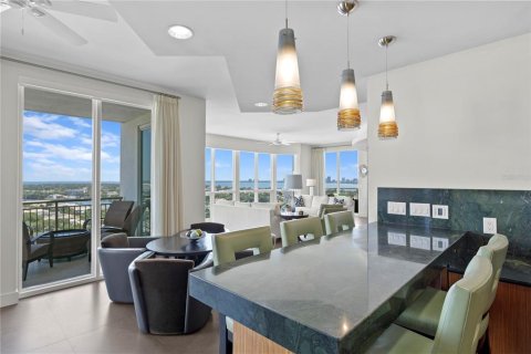 Copropriété à vendre à Tampa, Floride: 2 chambres, 307.79 m2 № 1565186 - photo 14
