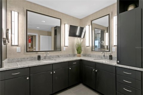Copropriété à vendre à Tampa, Floride: 2 chambres, 307.79 m2 № 1565186 - photo 22