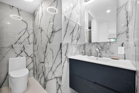 Condominio en venta en Hallandale Beach, Florida, 2 dormitorios, 85.47 m2 № 1956289 - foto 8