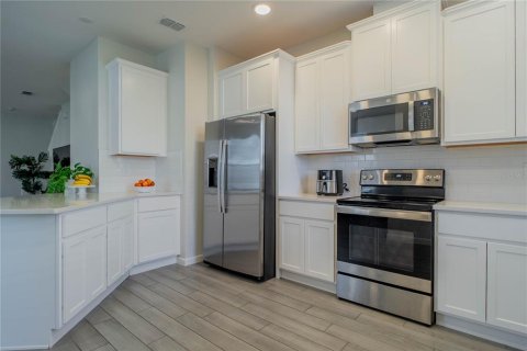 Townhouse in Orlando, Florida 3 bedrooms, 144.83 sq.m. № 2379417 - photo 11