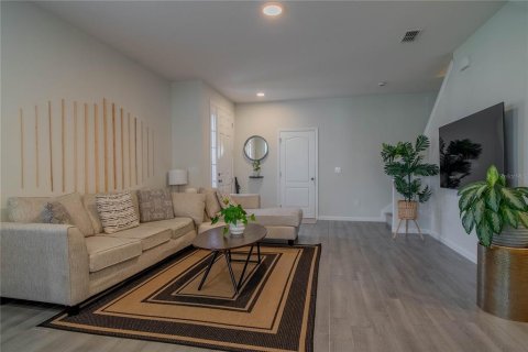 Townhouse in Orlando, Florida 3 bedrooms, 144.83 sq.m. № 2379417 - photo 4