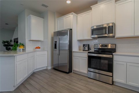 Townhouse in Orlando, Florida 3 bedrooms, 144.83 sq.m. № 2379417 - photo 13