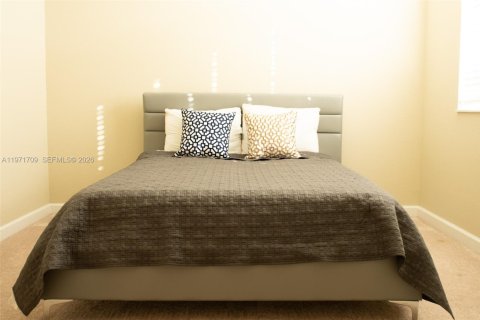 Villa ou maison à louer à Homestead, Floride: 4 chambres, 232.26 m2 № 2042252 - photo 13