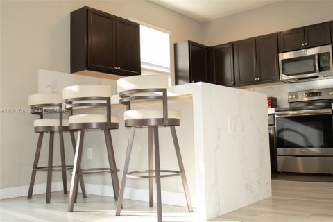 Villa ou maison à louer à Homestead, Floride: 4 chambres, 232.26 m2 № 2042252 - photo 9