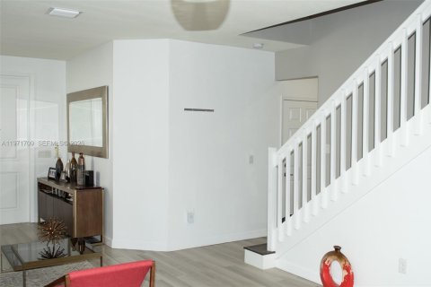 Villa ou maison à louer à Homestead, Floride: 4 chambres, 232.26 m2 № 2042252 - photo 6