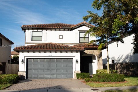 Villa ou maison à louer à Homestead, Floride: 4 chambres, 232.26 m2 № 2042252 - photo 2