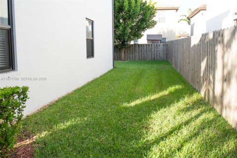 Villa ou maison à louer à Homestead, Floride: 4 chambres, 232.26 m2 № 2042252 - photo 15