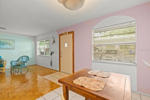 Casa en venta en Palm Harbor, Florida, 2 dormitorios, 99.22 m2 № 1818950 - foto 9