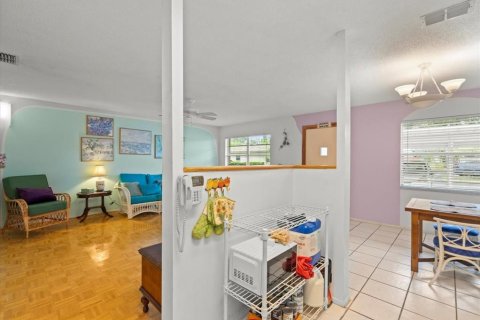 Casa en venta en Palm Harbor, Florida, 2 dormitorios, 99.22 m2 № 1818950 - foto 17